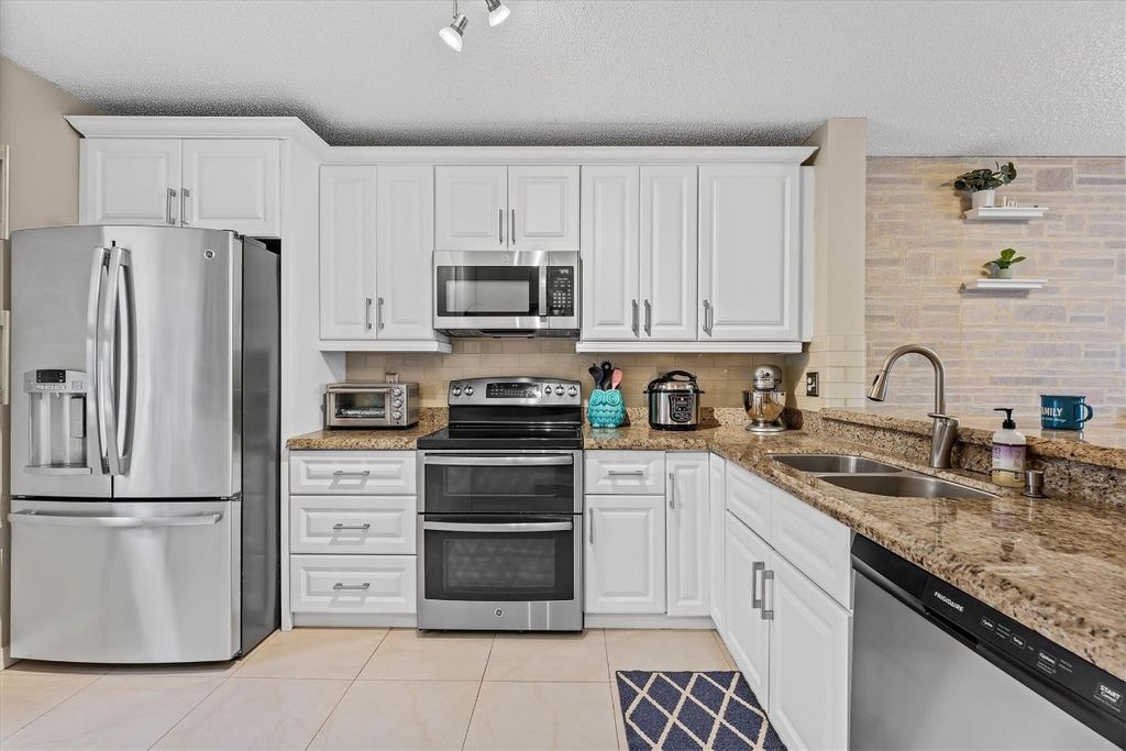 Photo of 20815 NW 2nd Street #20815, Pembroke Pines, FL 33029 (MLS # F10546120)