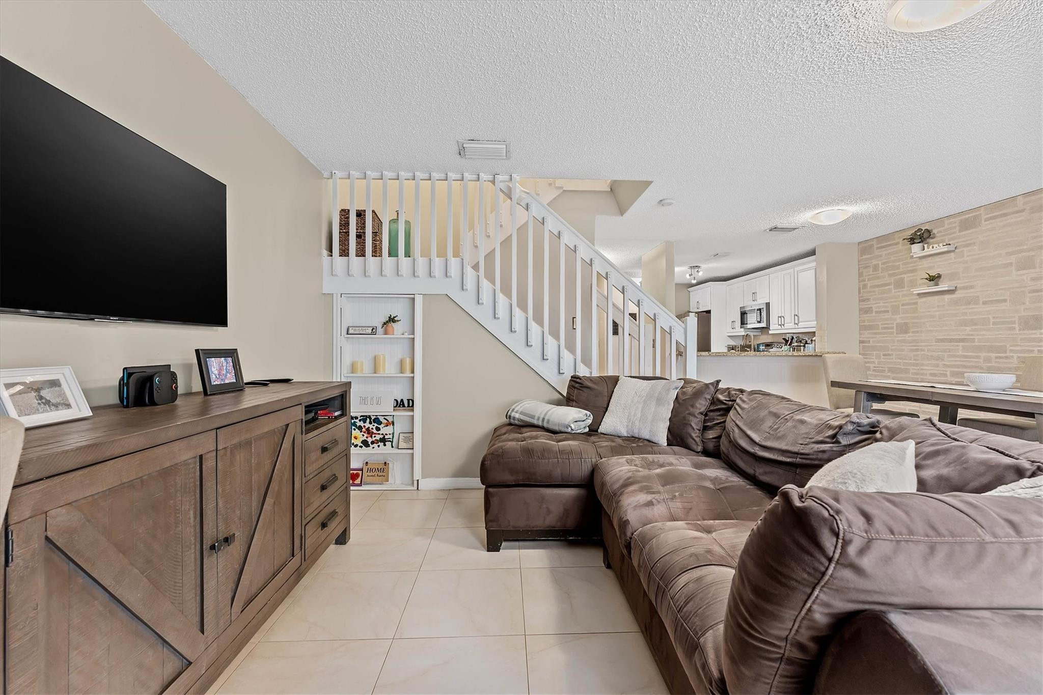 MALIBU BAY - Residential