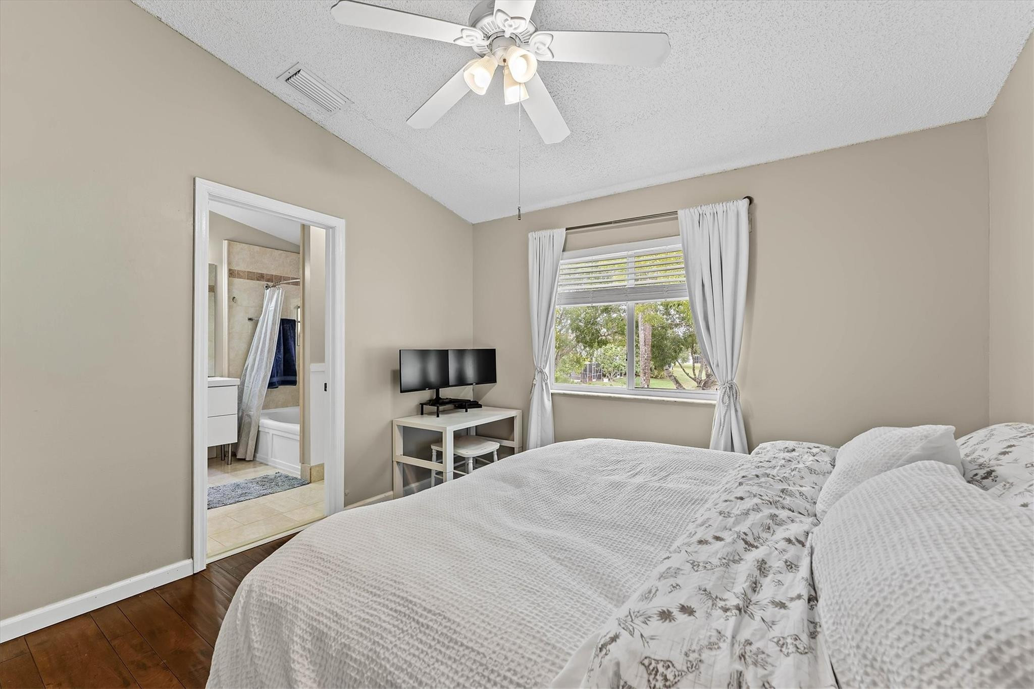 MALIBU BAY - Residential