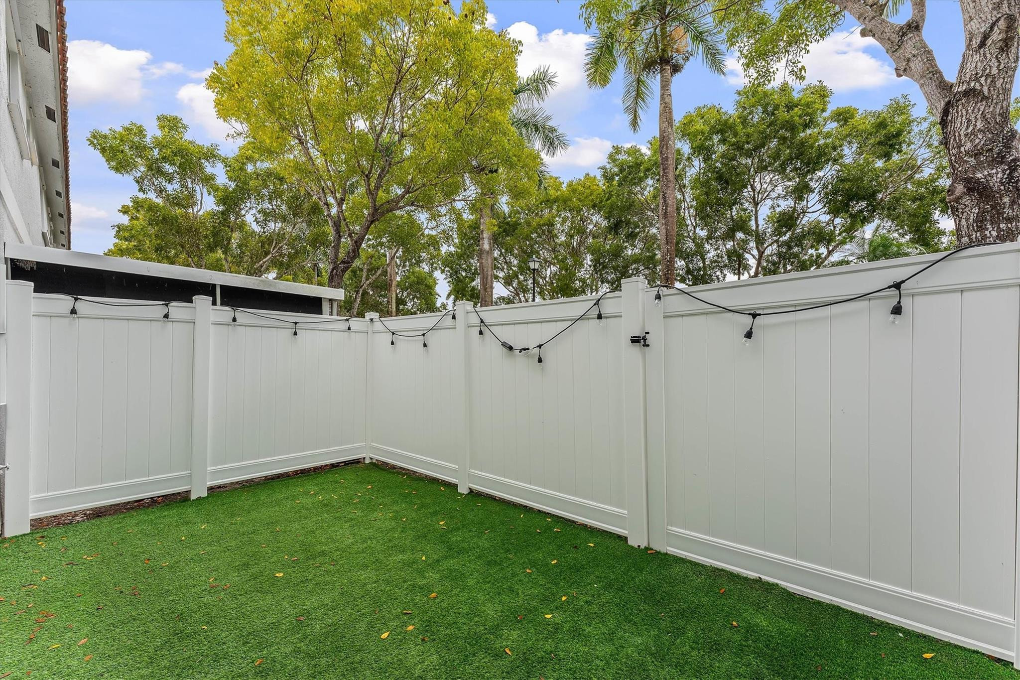 MALIBU BAY - Residential