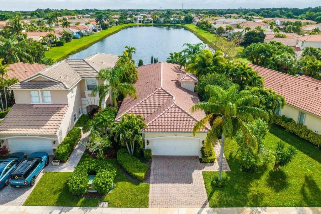 Photo of 248 Isle Verde Way, Palm Beach Gardens, FL 33418 (MLS # R10988063)