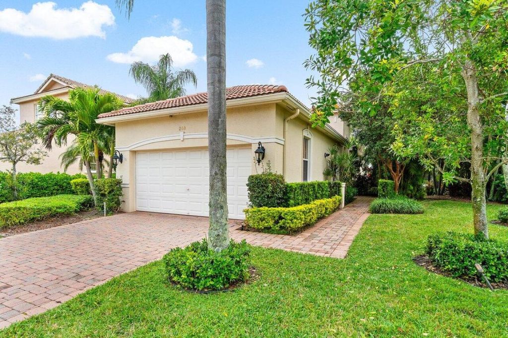 Photo of 248 Isle Verde Way, Palm Beach Gardens, FL 33418 (MLS # R10988063)