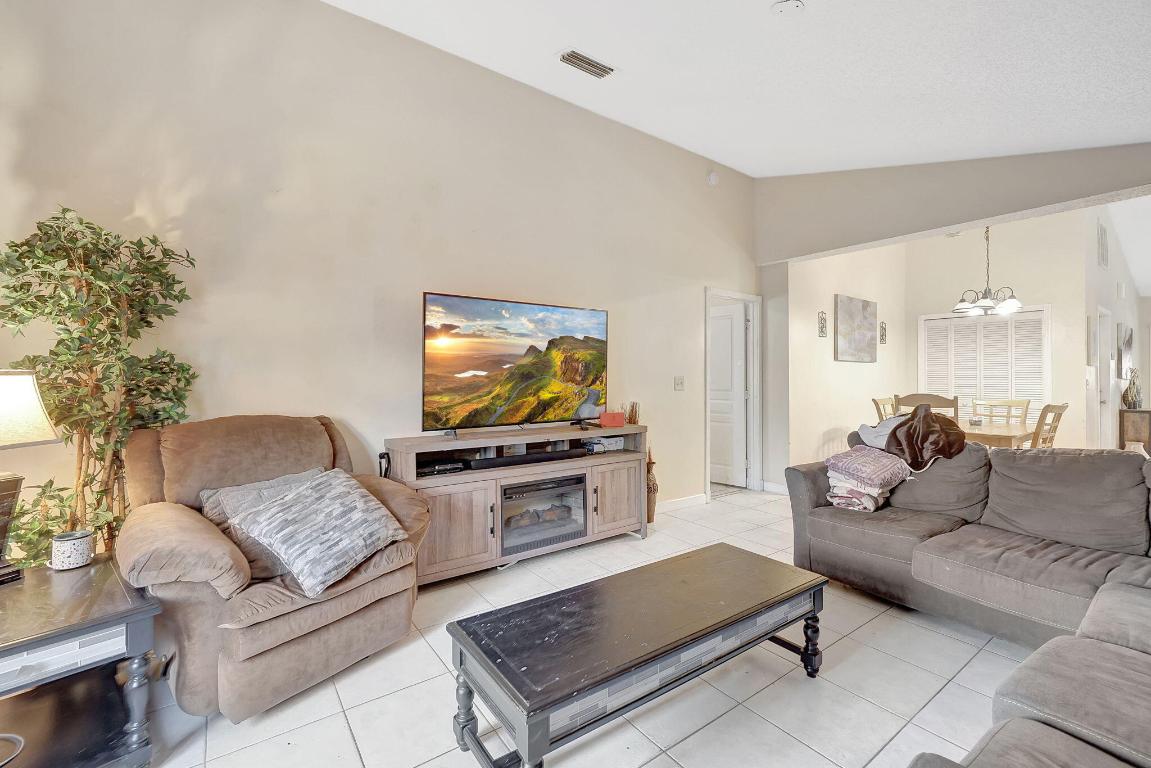 PORT ST LUCIE SECTION 19 - Residential