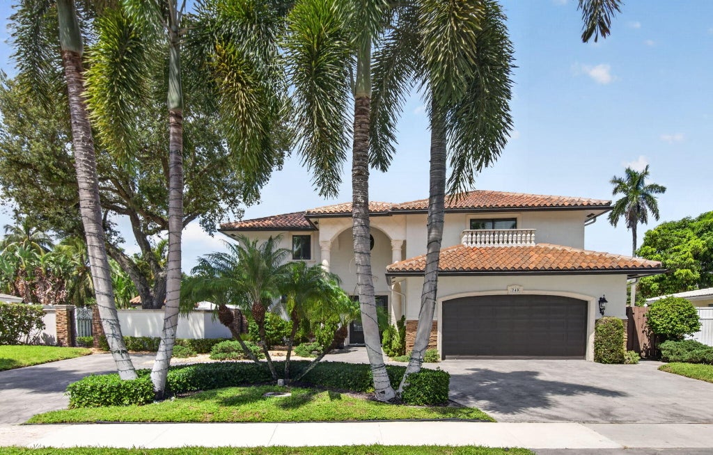 Photo of 749 SW 2nd Street, Boca Raton, FL 33486 (MLS # B26076836)