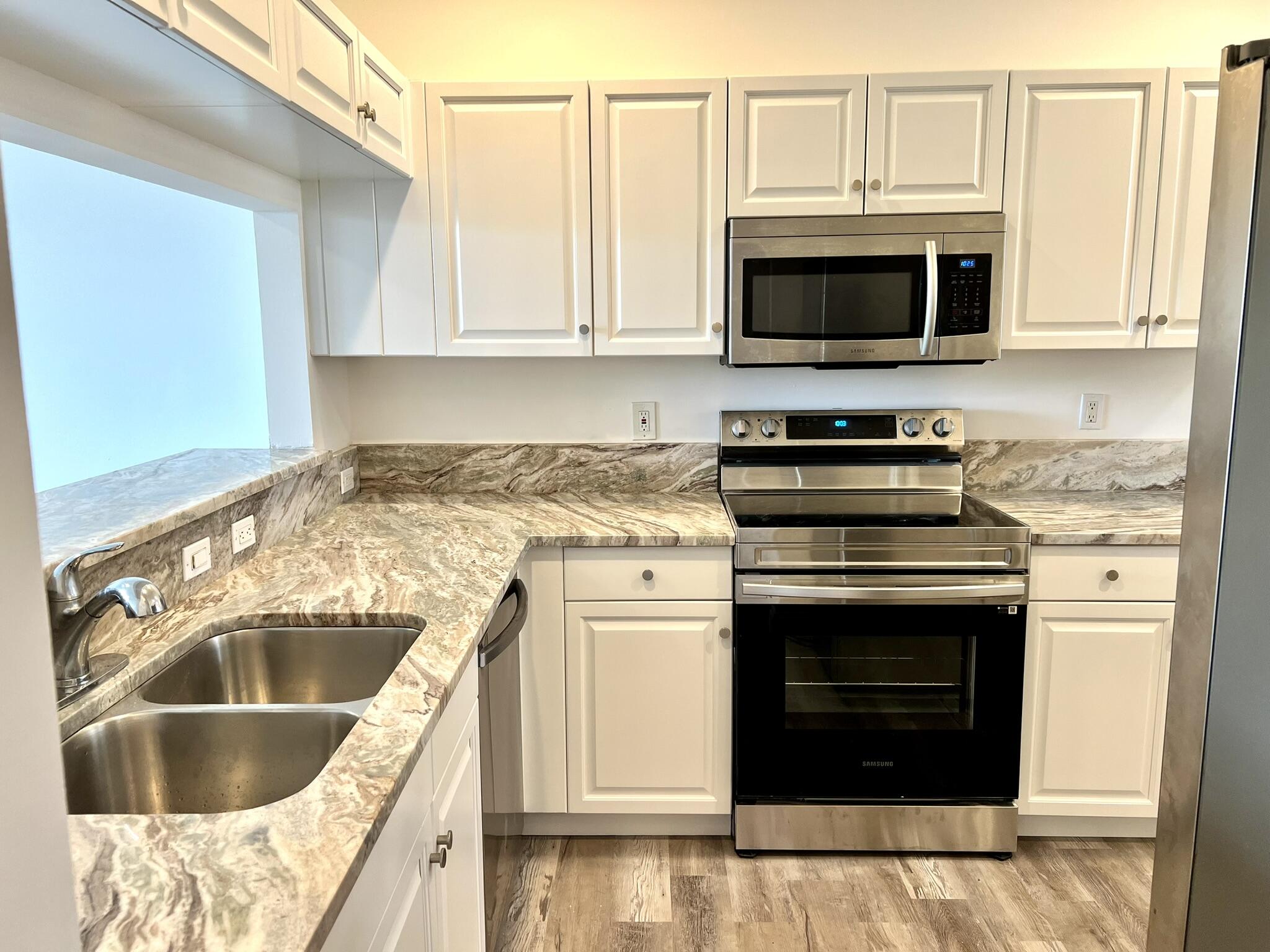 View photos, virtual tours, details... 10253 Vía Hibiscus