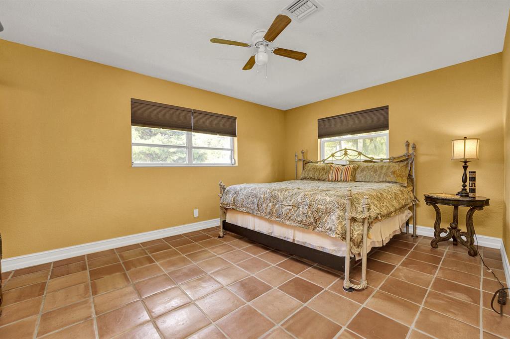 COUNTRY CLUB ACRES 4 - Residential