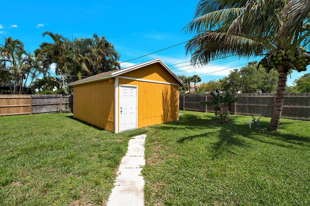 COUNTRY CLUB ACRES 4 - Residential