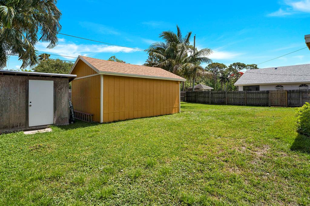 COUNTRY CLUB ACRES 4 - Residential