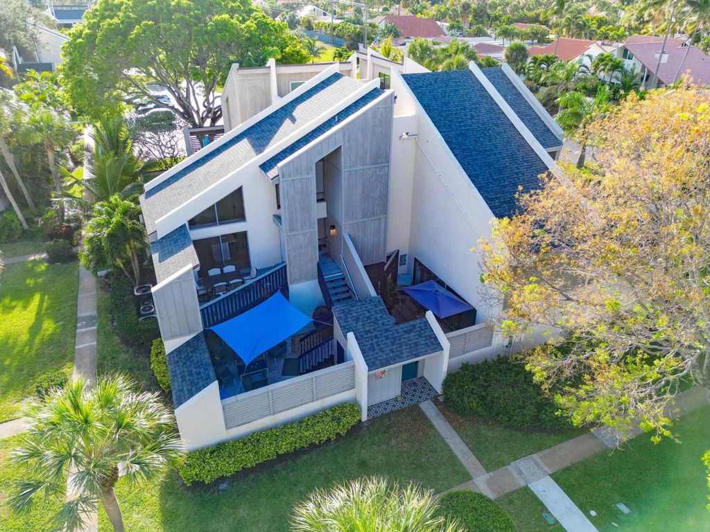 Photo of 1605 S Us Highway 1 #Sl3g, Jupiter, FL 33477 (MLS # B26030337)
