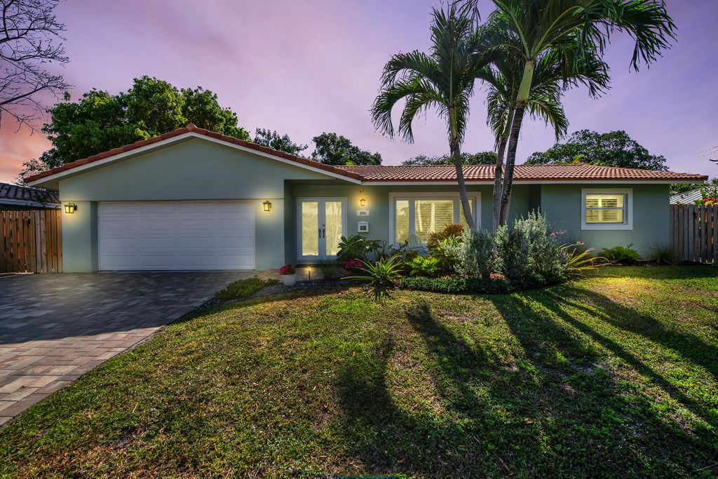 Photo of 698 SW 15th Avenue, Boca Raton, FL 33486 (MLS # R10989023)