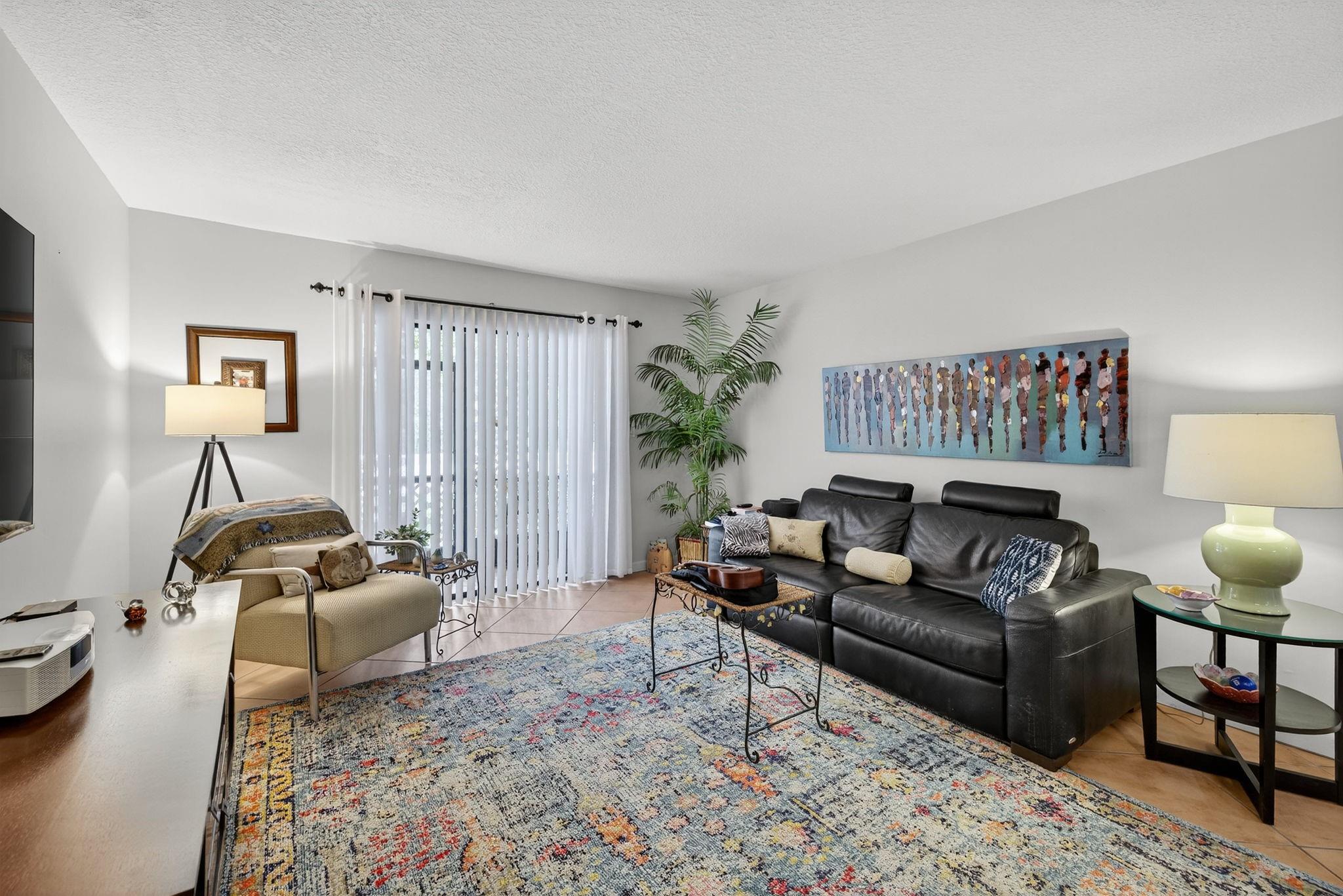 4113 NW 88th Ave 102