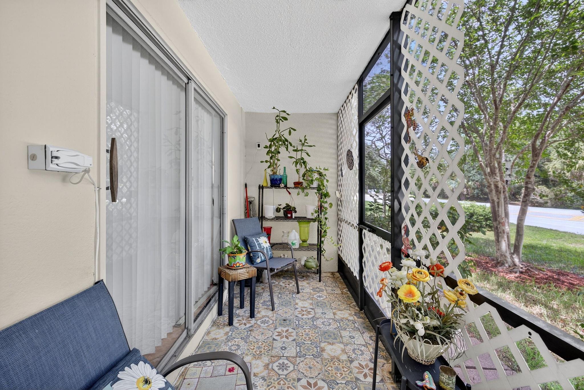 Coral Springs, Florida 33065, United States, 2 Bedrooms Bedrooms, ,2 BathroomsBathrooms,Residential,Pending,209476