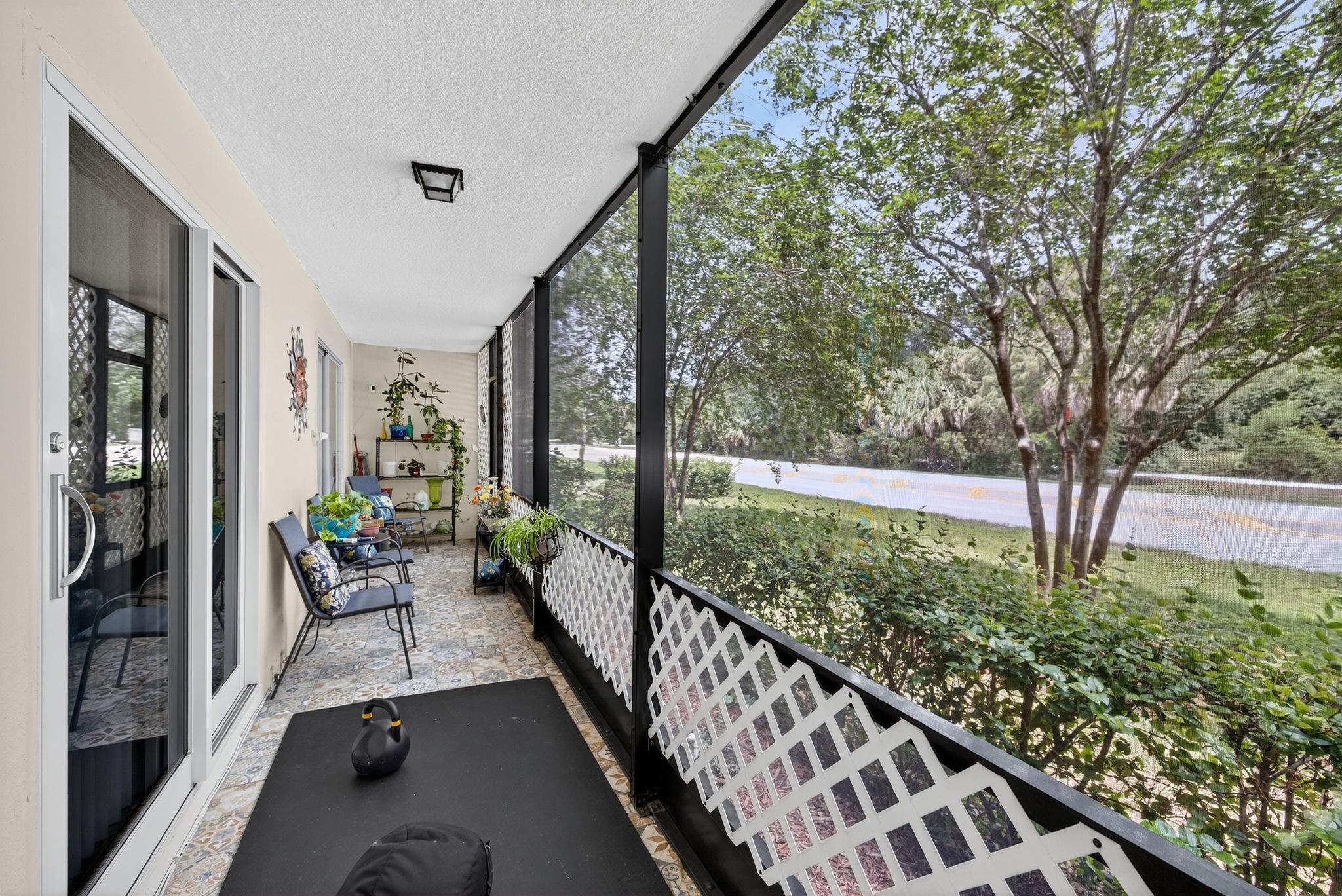 Coral Springs, Florida 33065, United States, 2 Bedrooms Bedrooms, ,2 BathroomsBathrooms,Residential,Pending,209476