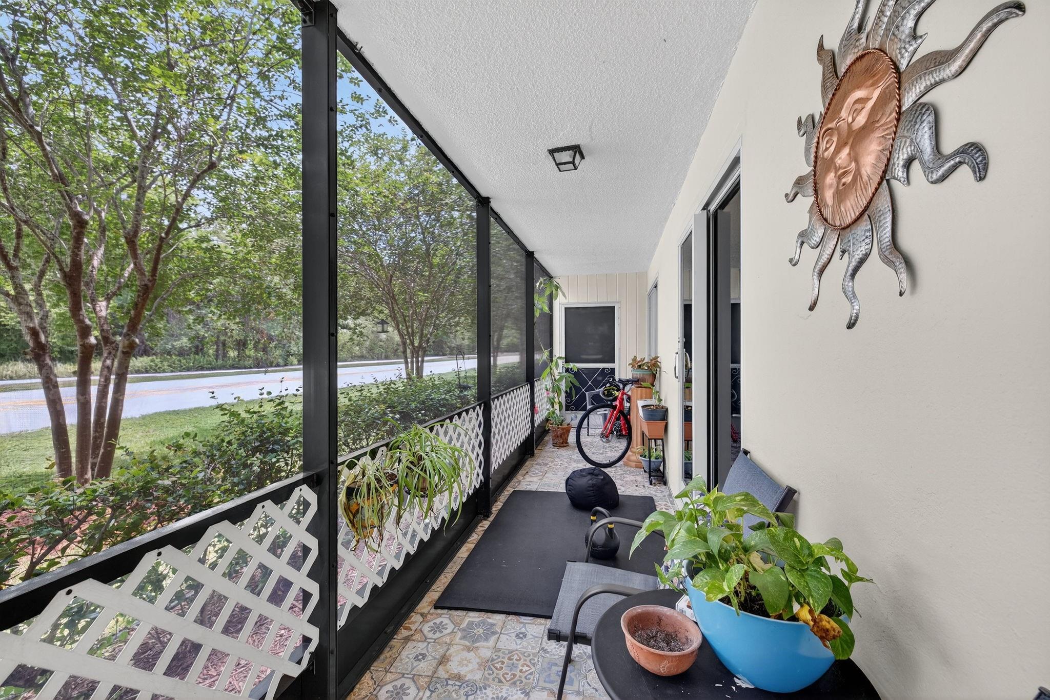 Coral Springs, Florida 33065, United States, 2 Bedrooms Bedrooms, ,2 BathroomsBathrooms,Residential,Pending,209476