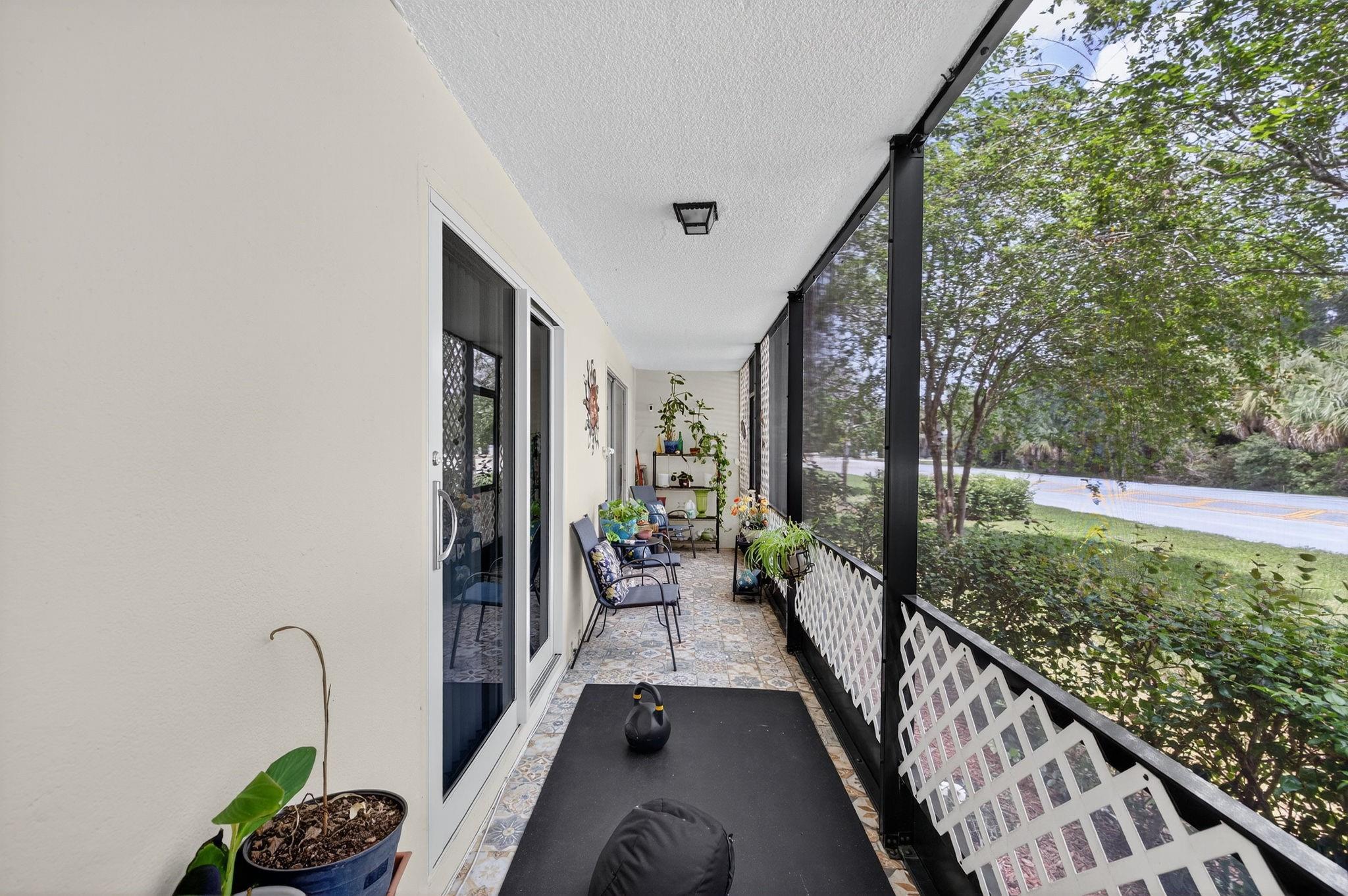 Coral Springs, Florida 33065, United States, 2 Bedrooms Bedrooms, ,2 BathroomsBathrooms,Residential,Pending,209476