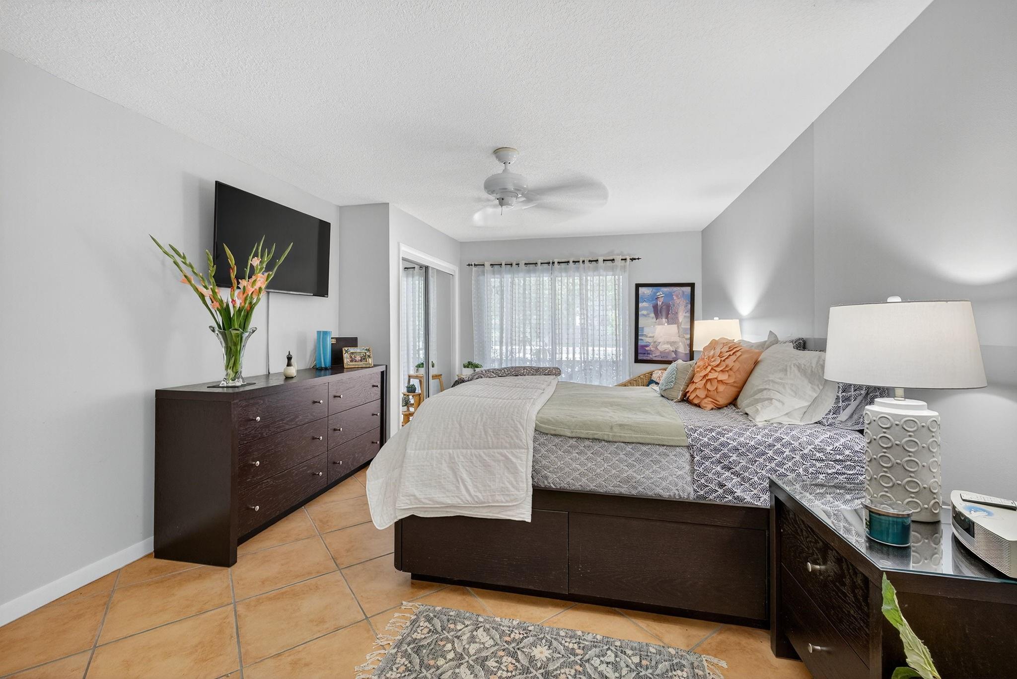 Coral Springs, Florida 33065, United States, 2 Bedrooms Bedrooms, ,2 BathroomsBathrooms,Residential,Pending,209476