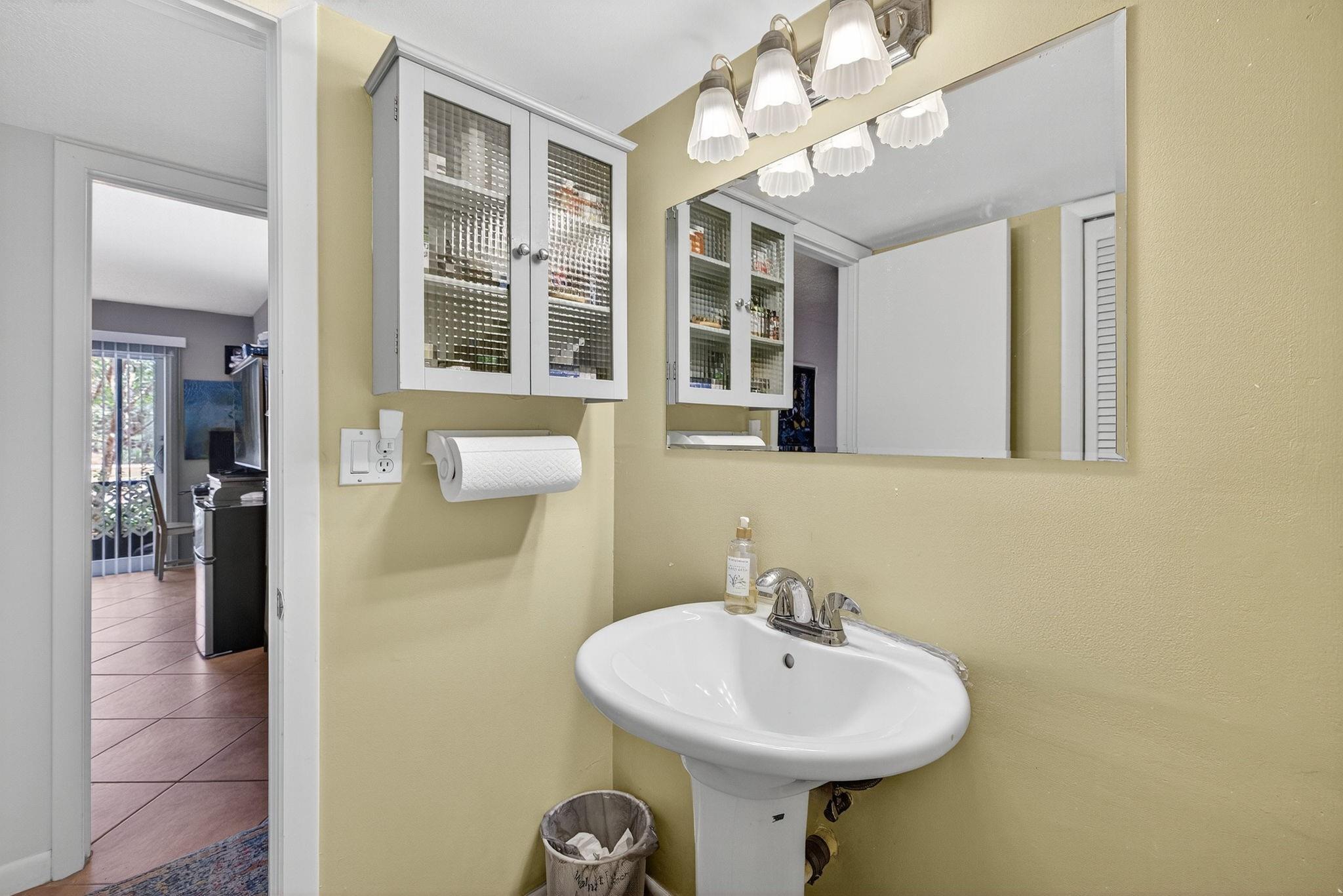 Coral Springs, Florida 33065, United States, 2 Bedrooms Bedrooms, ,2 BathroomsBathrooms,Residential,Pending,209476