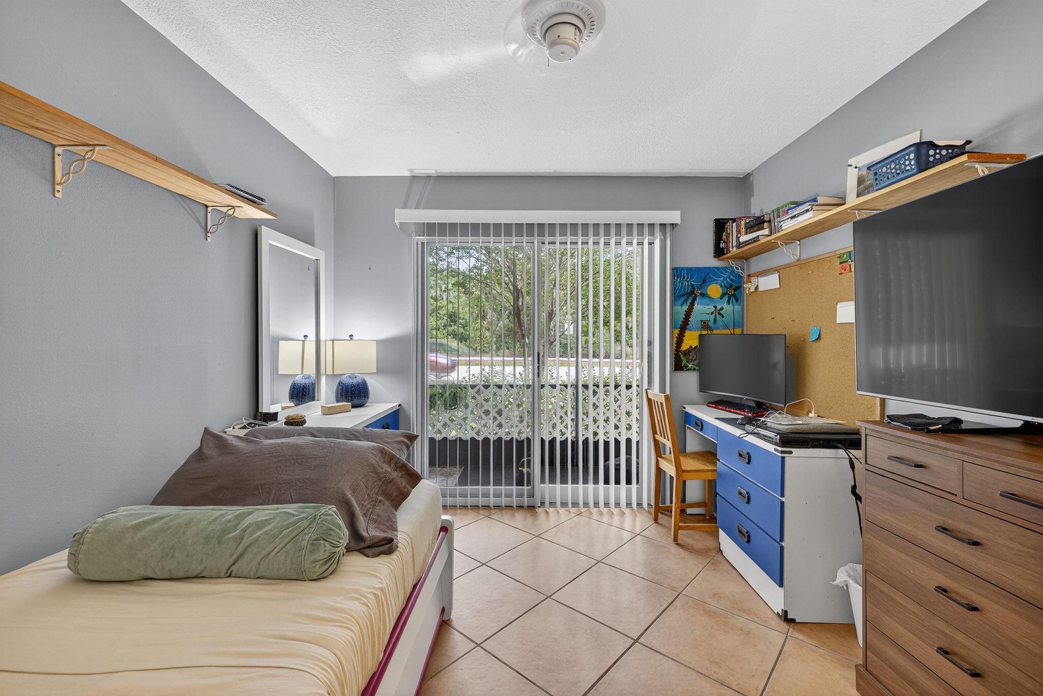 Coral Springs, Florida 33065, United States, 2 Bedrooms Bedrooms, ,2 BathroomsBathrooms,Residential,Pending,209476