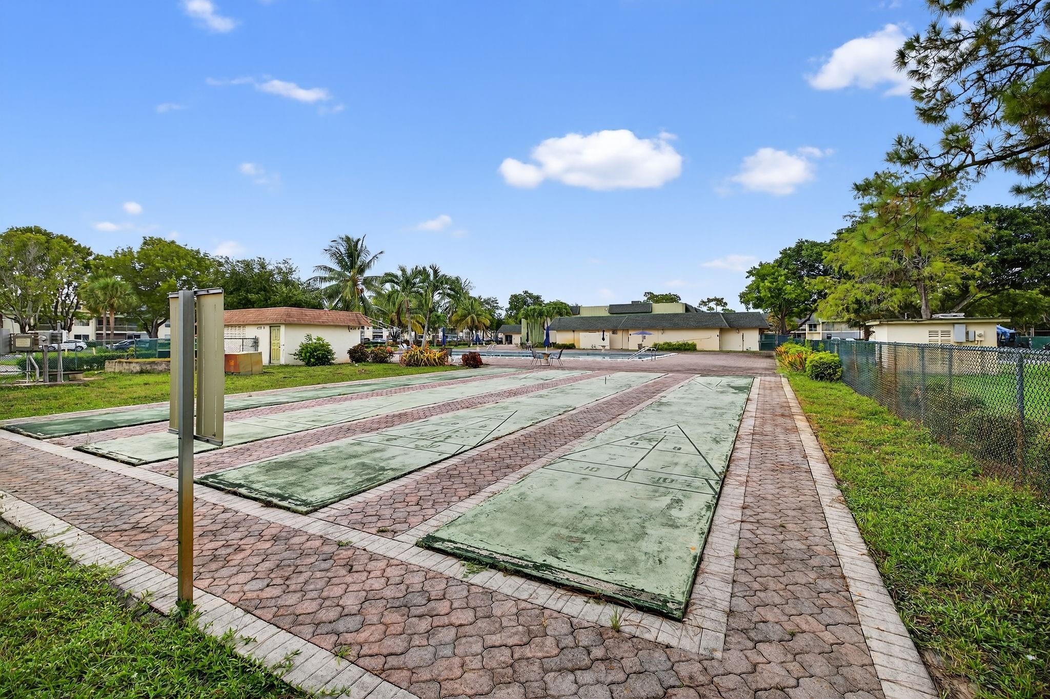 Coral Springs, Florida 33065, United States, 2 Bedrooms Bedrooms, ,2 BathroomsBathrooms,Residential,Pending,209476