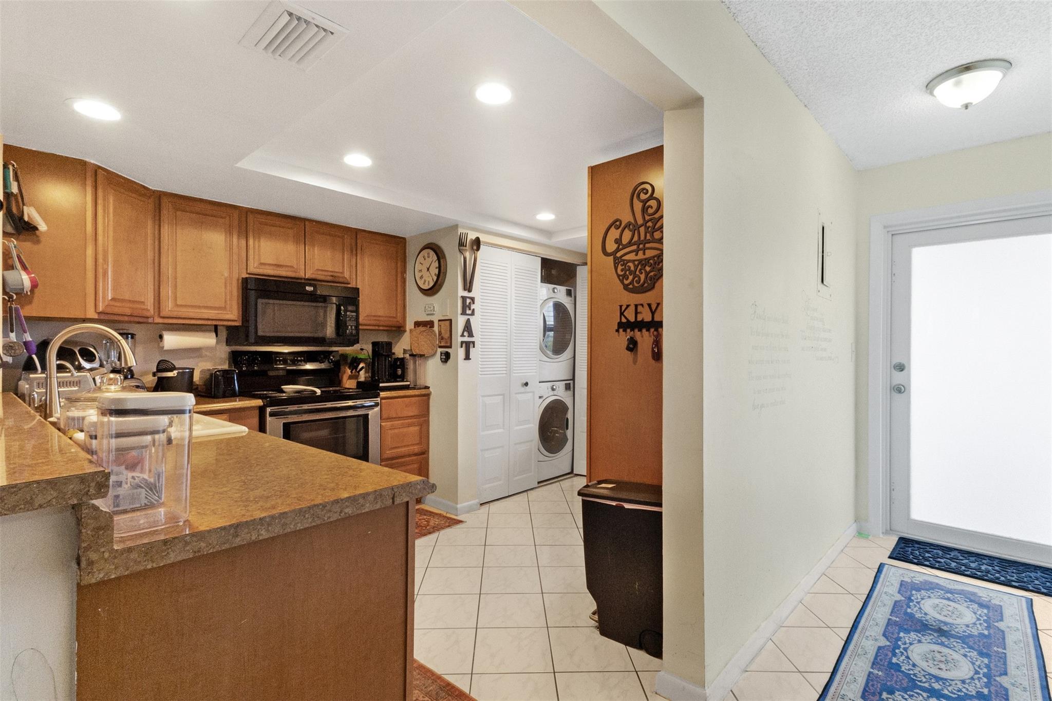 PALM SPRINGS 2 - Residential