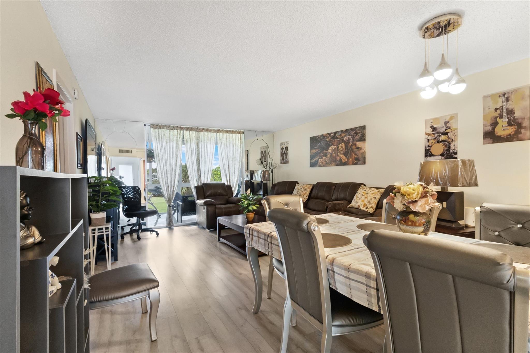 PALM SPRINGS 2 - Residential