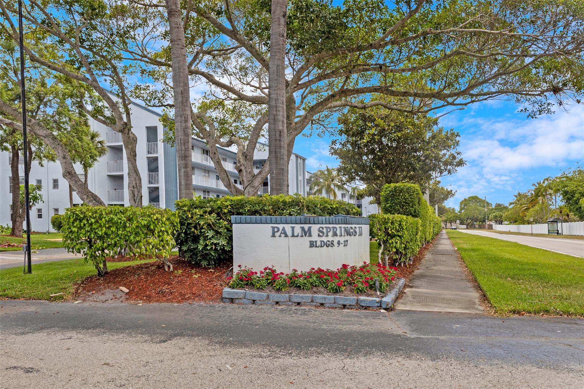 PALM SPRINGS 2 - Residential