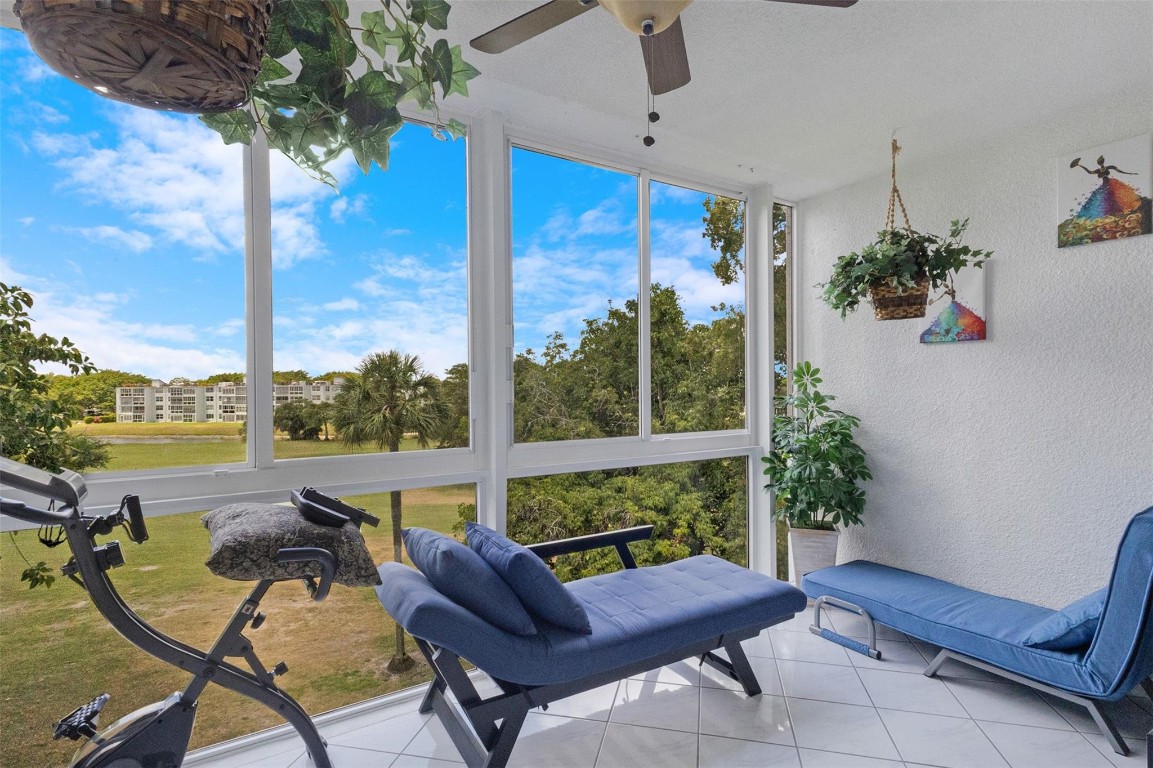 PALM SPRINGS 2 - Residential