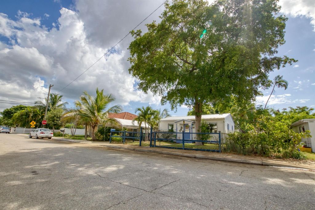 Photo of 726 N E Street, Lake Worth Beach, FL 33460 (MLS # R11113770)