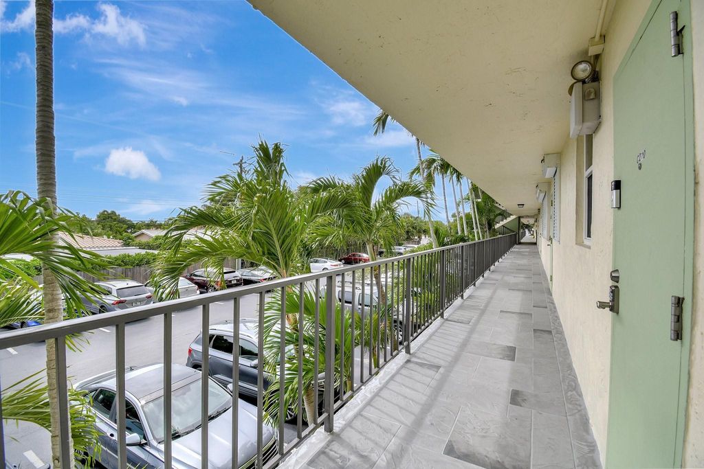 Photo of 5300 NE 24th Terrace #210C, Fort Lauderdale, FL 33308 (MLS # F10505723)