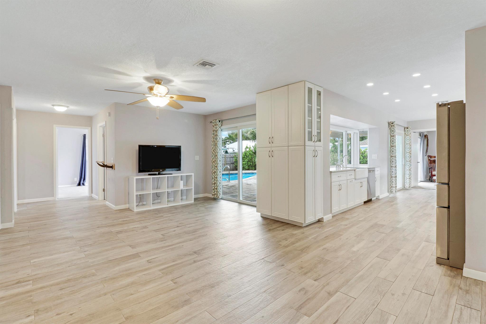 FLA MANGO ESTATES ADDITION - Residential