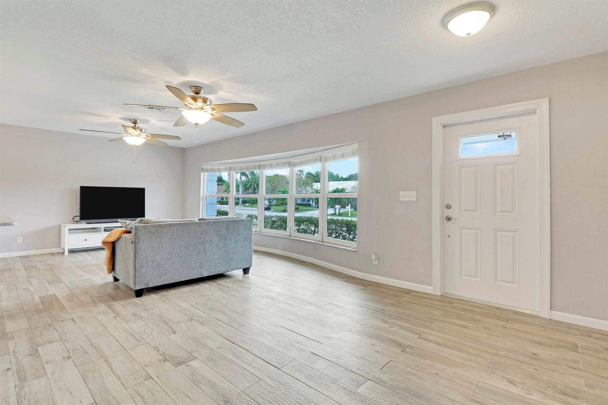 FLA MANGO ESTATES ADDITION - Residential