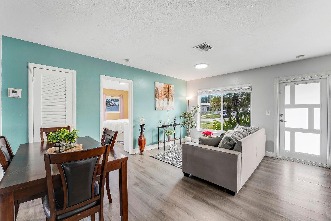 LAUDERDALE GOLF ESTATES - Residential