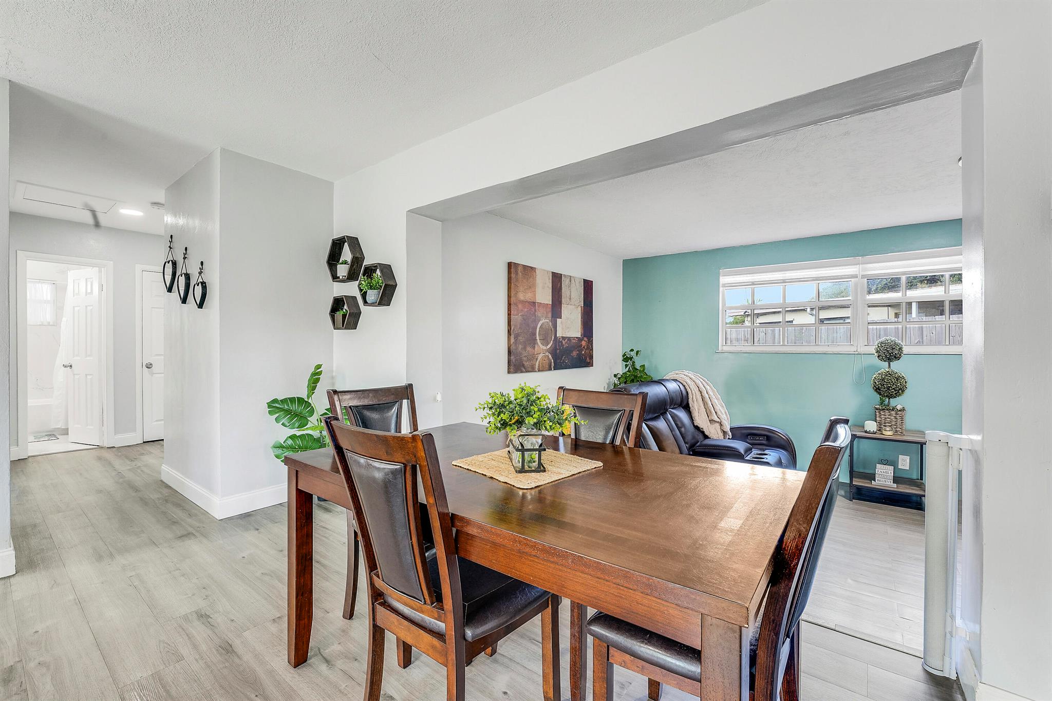 LAUDERDALE GOLF ESTATES - Residential