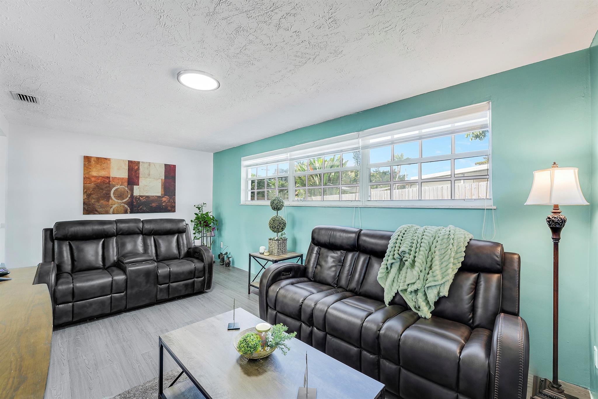 LAUDERDALE GOLF ESTATES - Residential