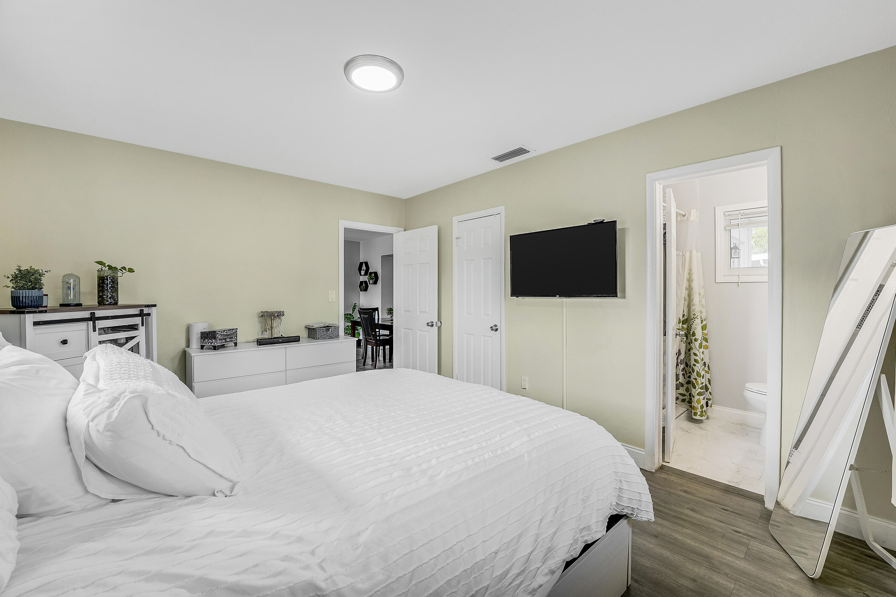 LAUDERDALE GOLF ESTATES - Residential