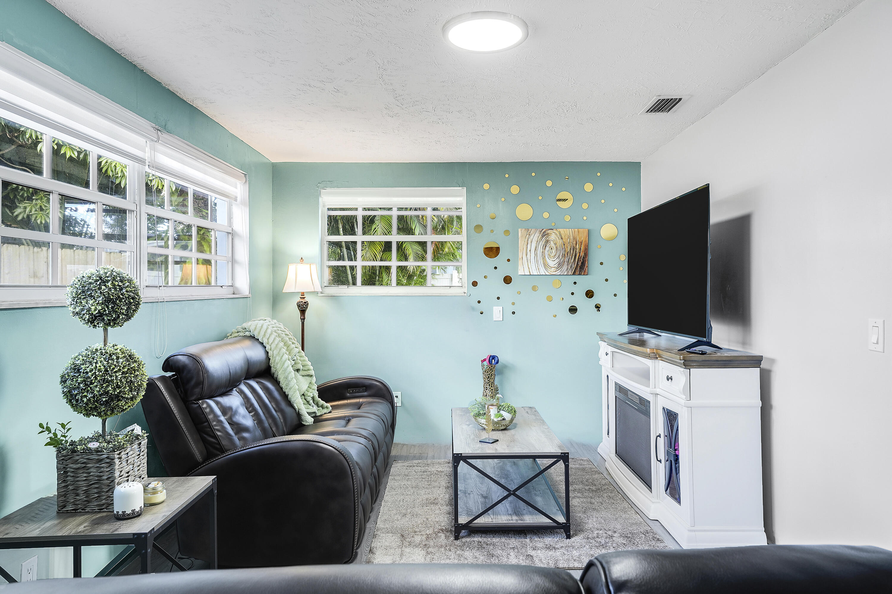 LAUDERDALE GOLF ESTATES - Residential