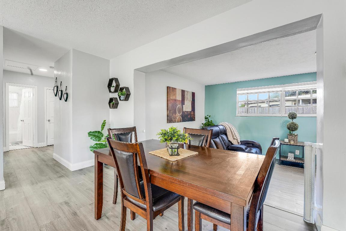 LAUDERDALE GOLF ESTATES - Residential