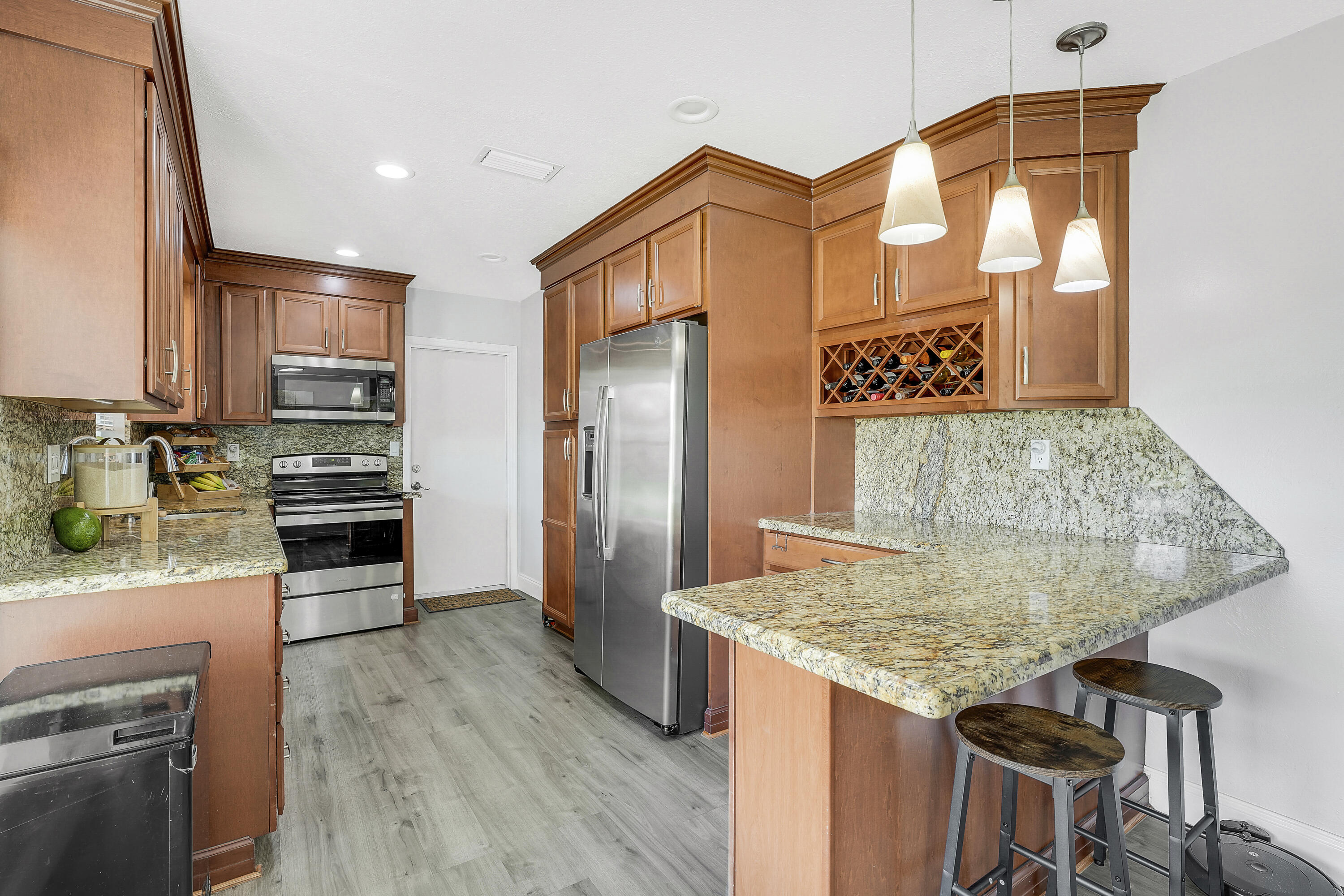 LAUDERDALE GOLF ESTATES - Residential