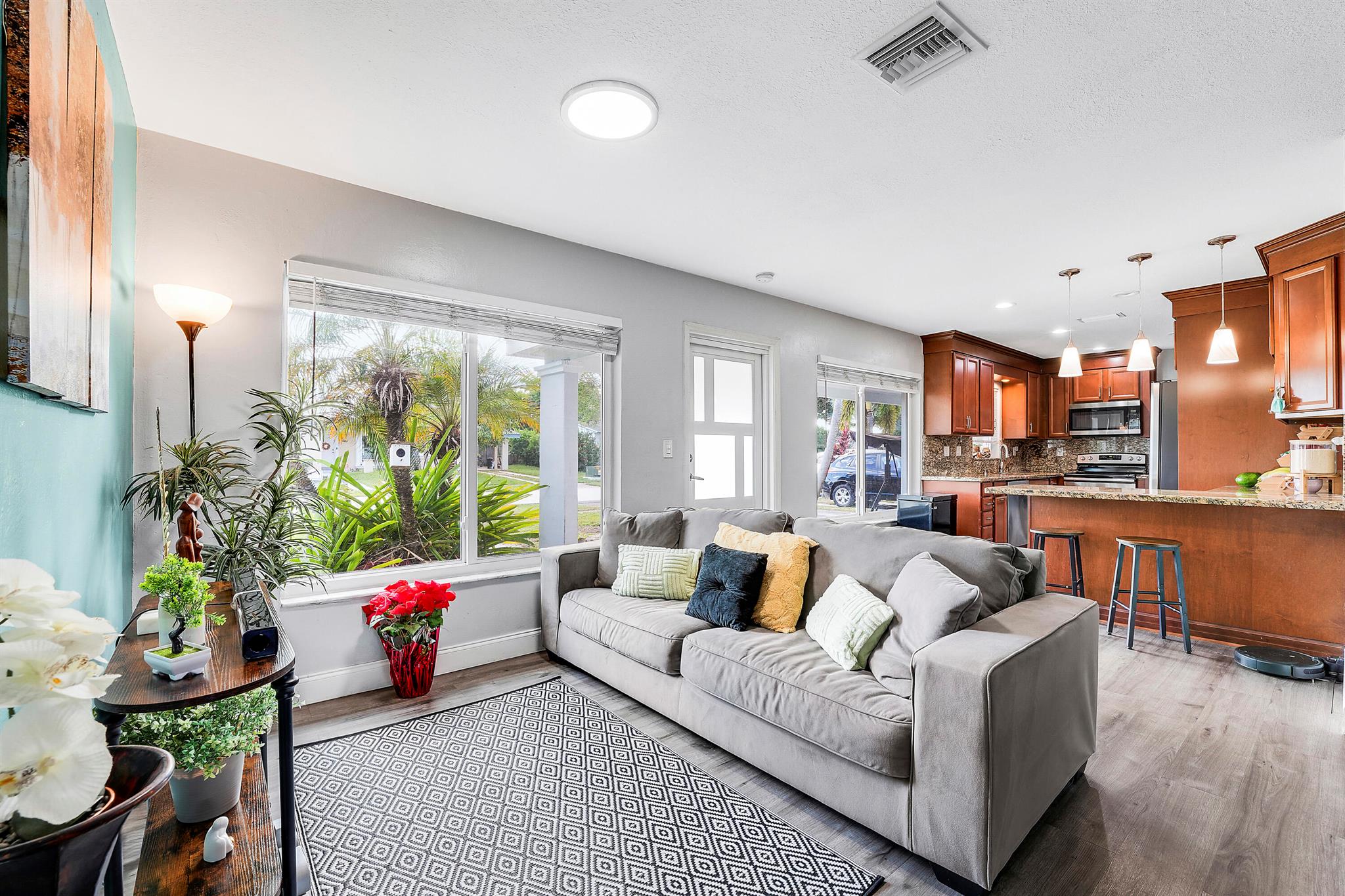 LAUDERDALE GOLF ESTATES - Residential