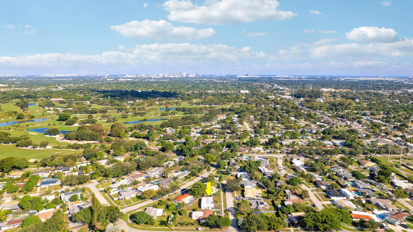 LAUDERDALE GOLF ESTATES - Residential