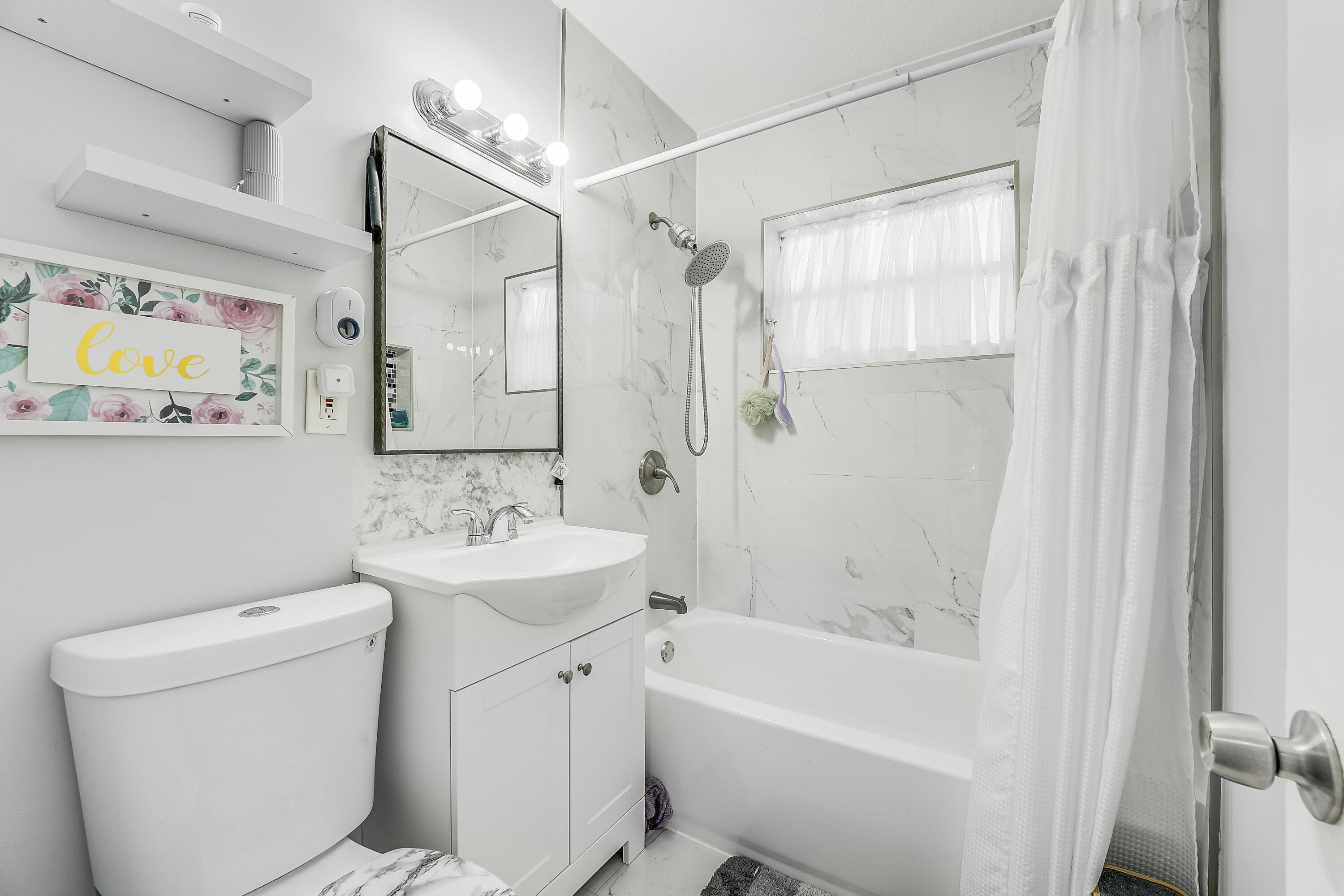 LAUDERDALE GOLF ESTATES - Residential