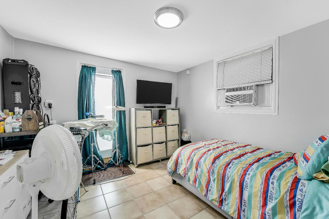 LAUDERDALE GOLF ESTATES - Residential