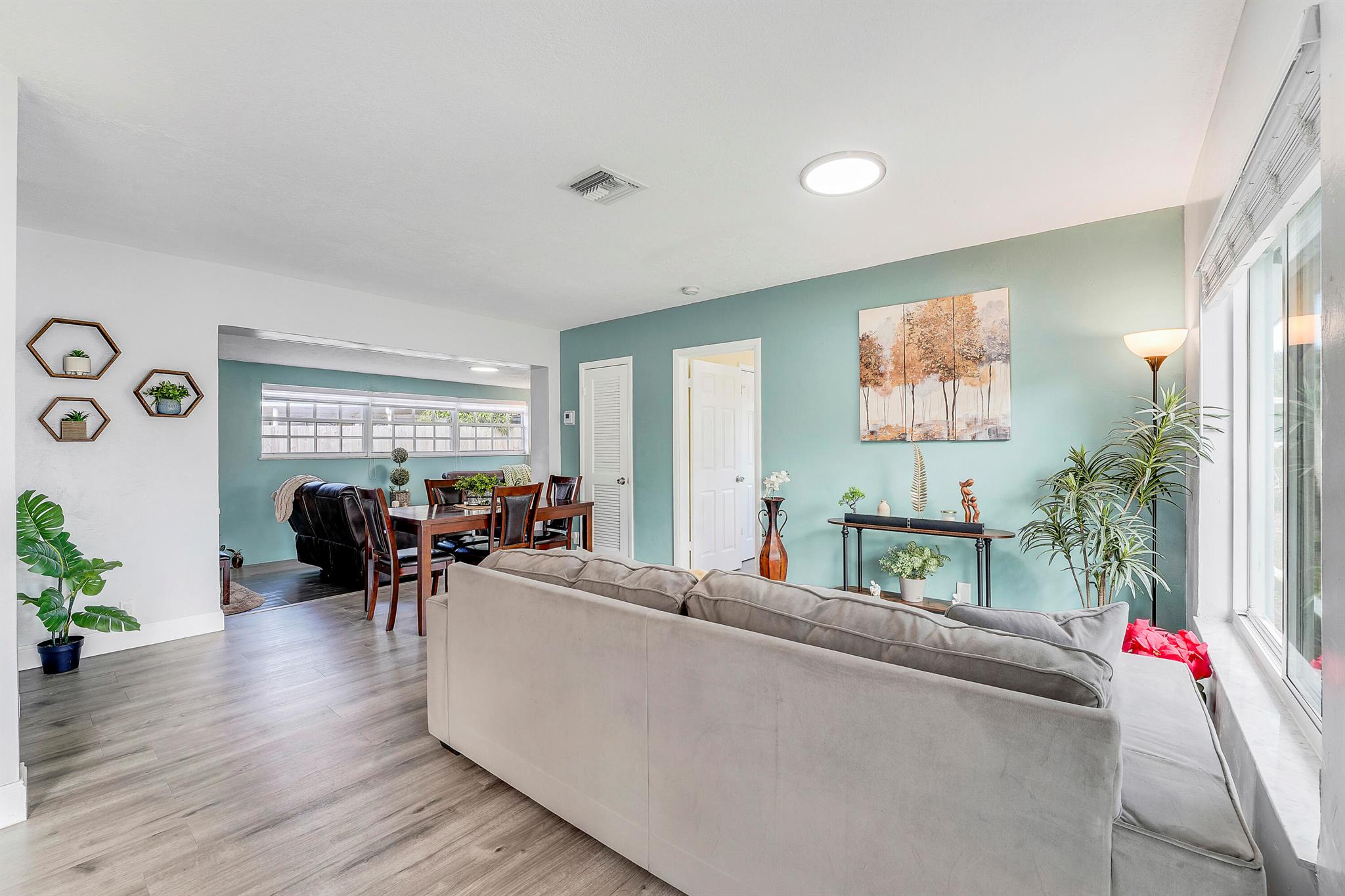 LAUDERDALE GOLF ESTATES - Residential