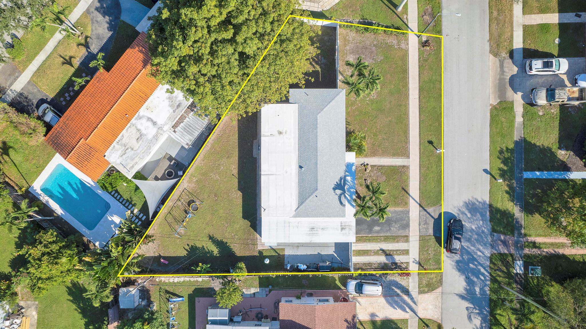 LAUDERDALE GOLF ESTATES - Residential