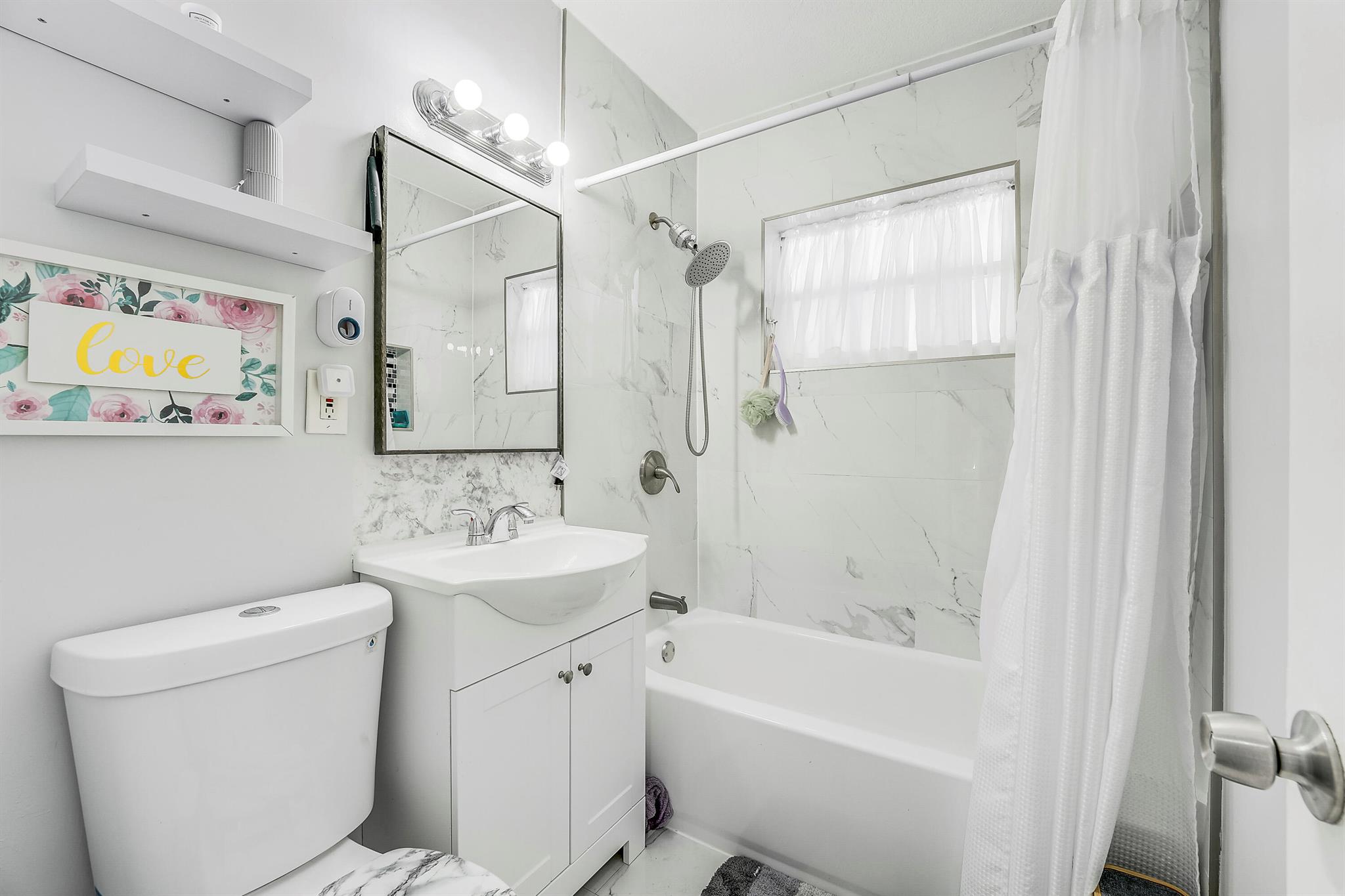 LAUDERDALE GOLF ESTATES - Residential