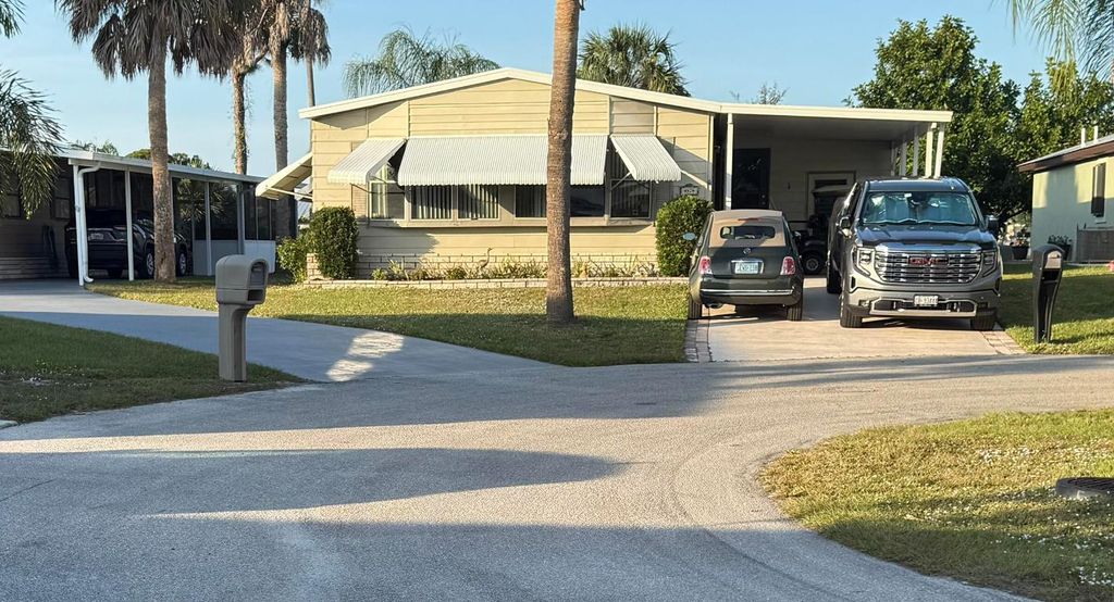 Photo of 87 Las Casitas Court, Fort Pierce, FL 34951 (MLS # R11146280)