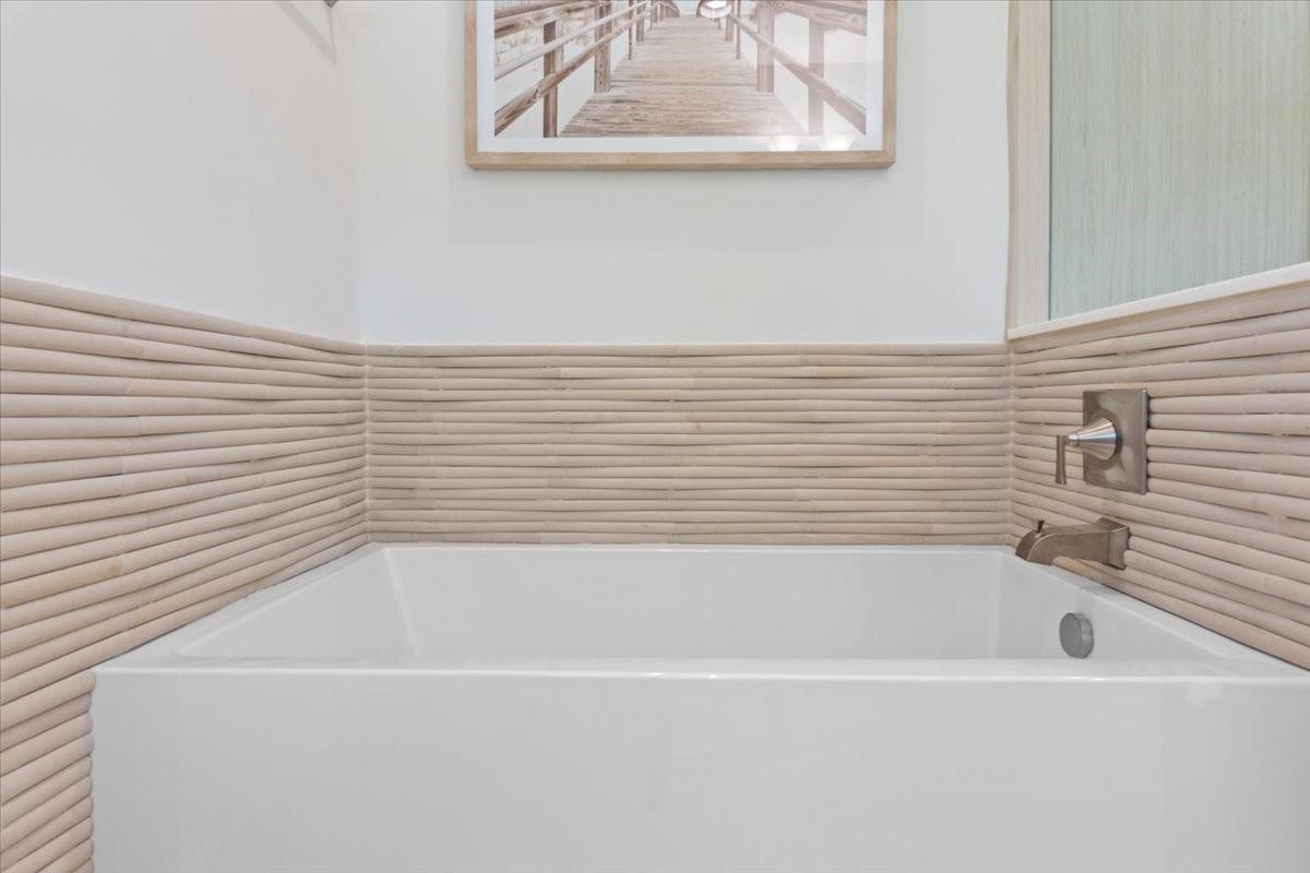 HARBOR BEACH - Residential Lease