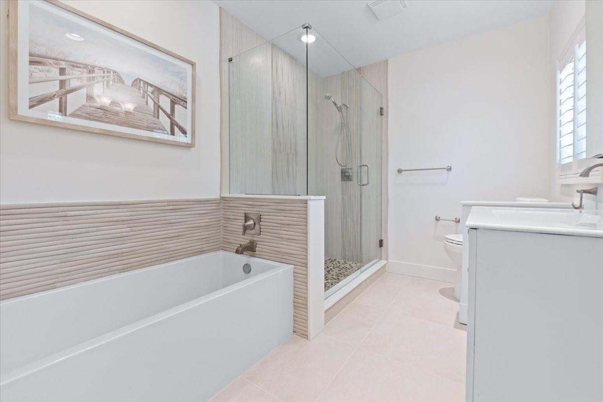 HARBOR BEACH - Residential Lease