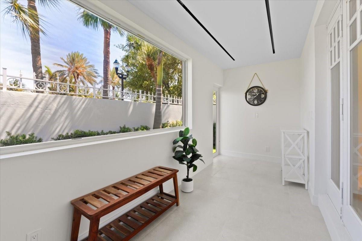 HARBOR BEACH - Residential Lease