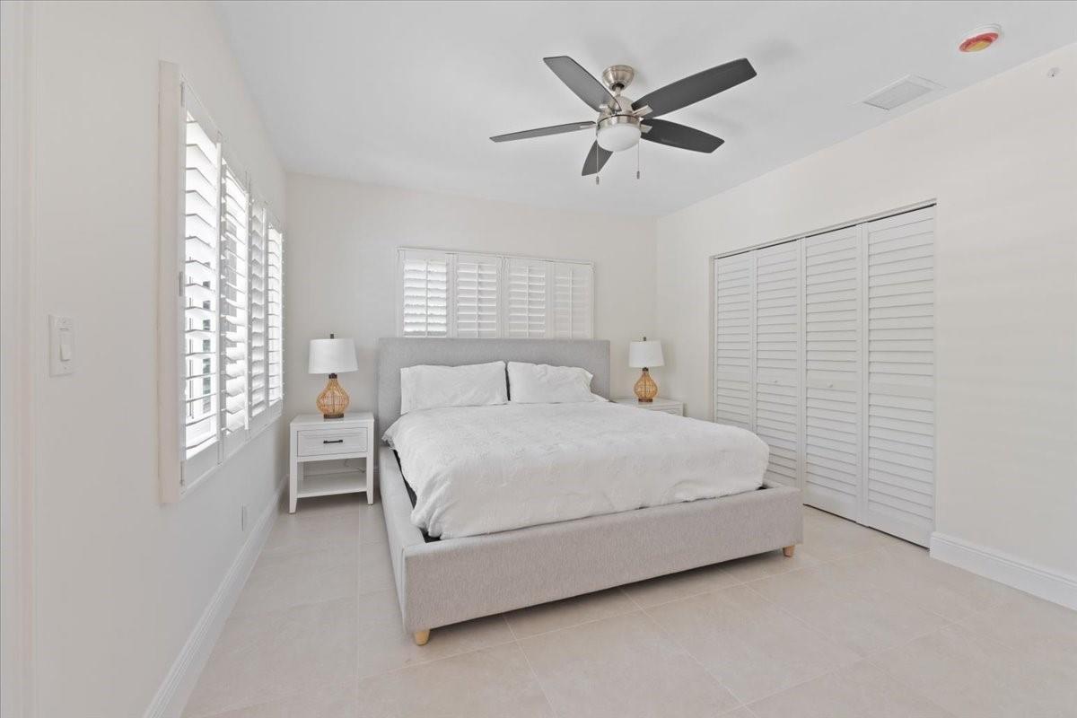 HARBOR BEACH - Residential Lease